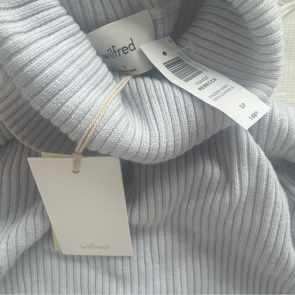 NWT Aritzia Wilfred Rebecca Turtleneck Sweater Merino Wool Frozen Grey Small - Picture 15 of 16